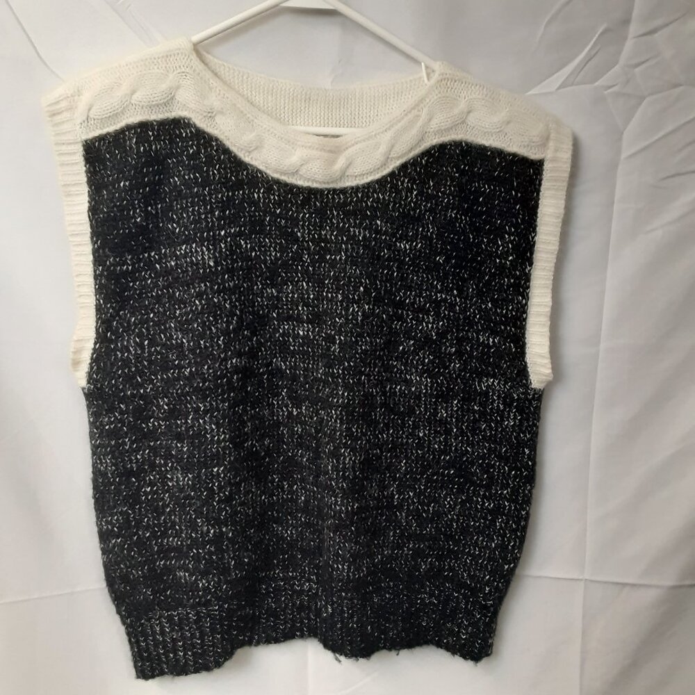 Personal II Sleeveless Knit Sweater Angora Blend Pullover Black/White Soft